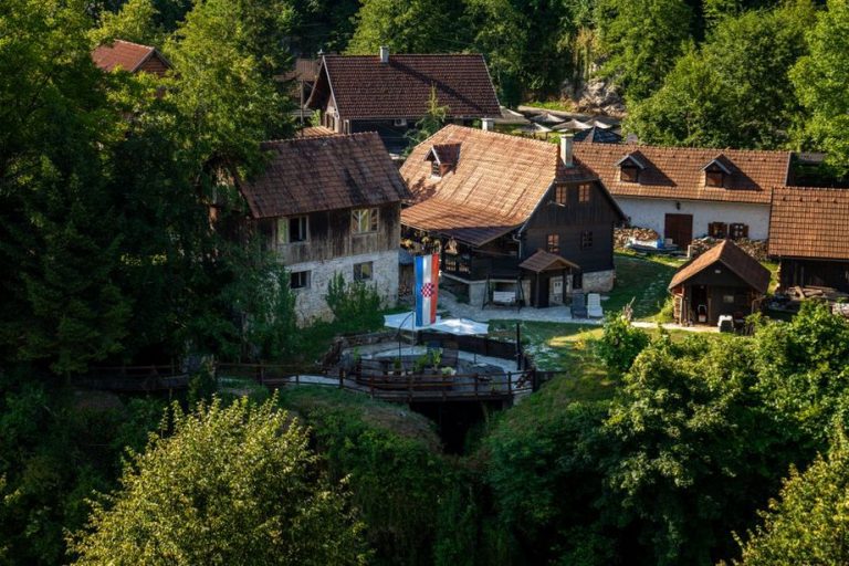 autentična kuća u dalmatinskom selu