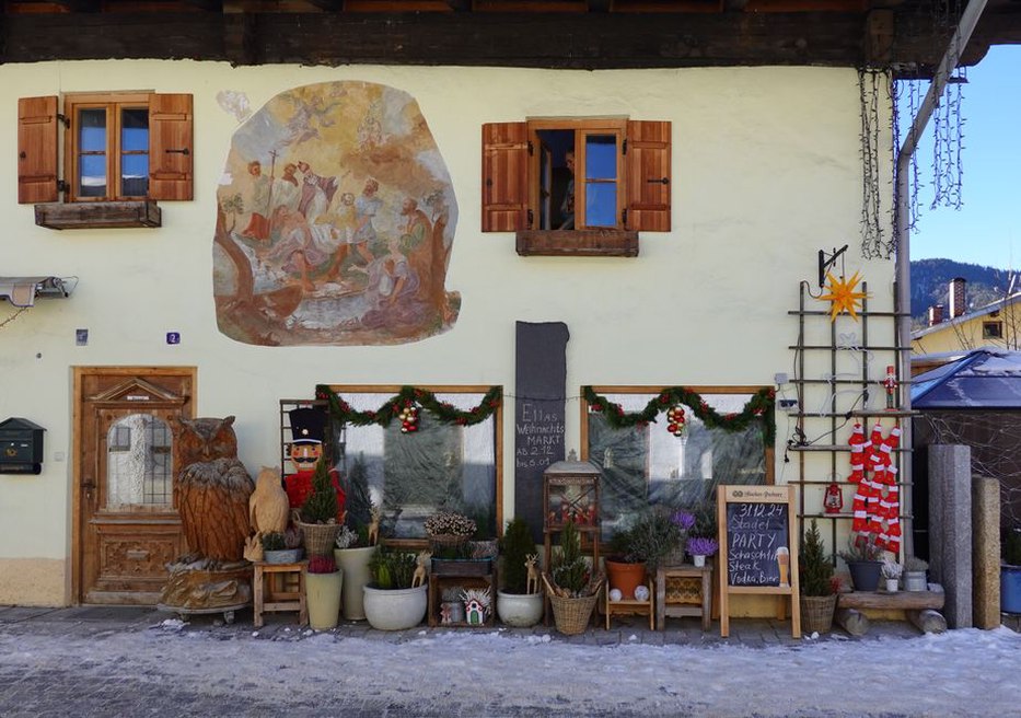 mural na kamenoj kući u Dalmaciji