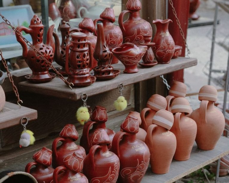Tradicionalna dalmatinska keramika na izložbi
