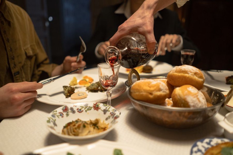 dalmatinsko tradicionalno jelo uz čašu vina