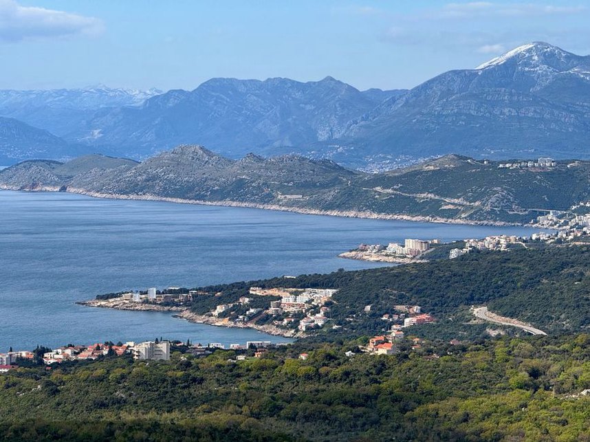 vinograd s pogledom na dalmatinsku obalu